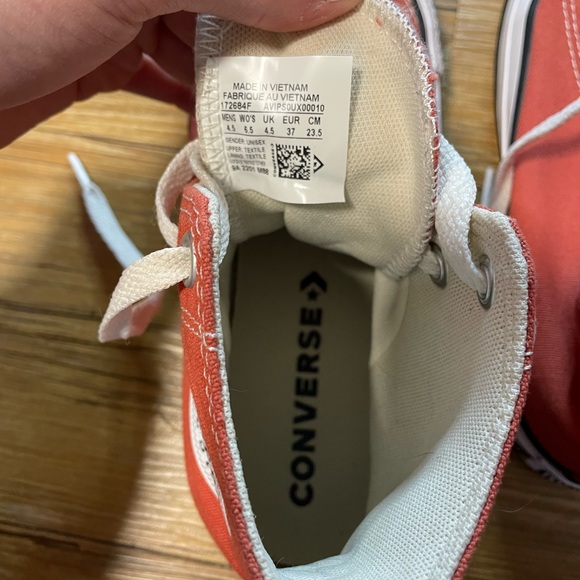 Converse - Picture 4 of 4